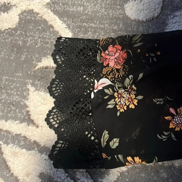 Wallflower dress with matching kimono. Excellent condition. Size small. - Picture 5 of 5